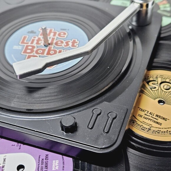 Retro / Vintage Vinyl Record Style Coasters Drink Mats Bar Set Discs With Holder - Picture 3 of 14